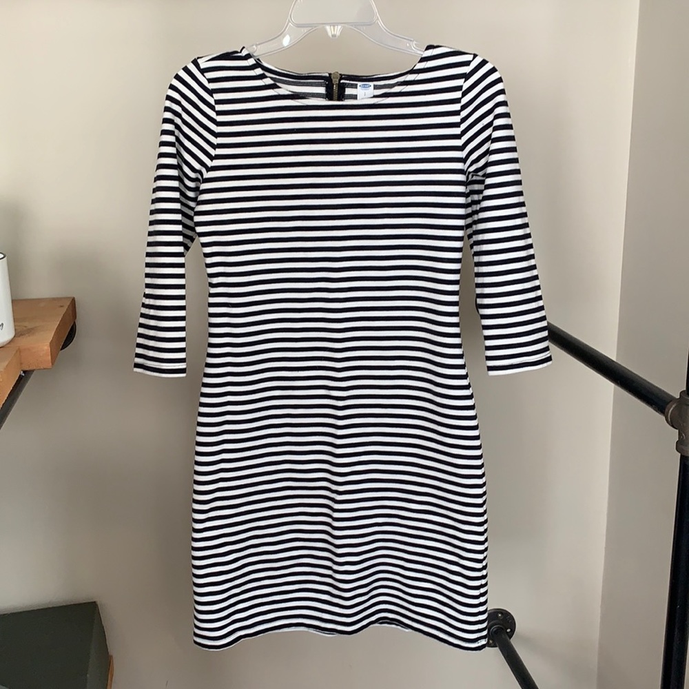 Old navy black and white striped dress
